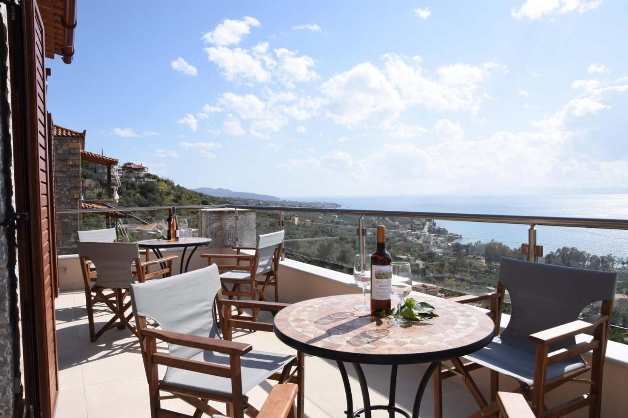 Villa Dafni - Infinite Sea Vistas With Private Pool Kalamáta Kültér fotó