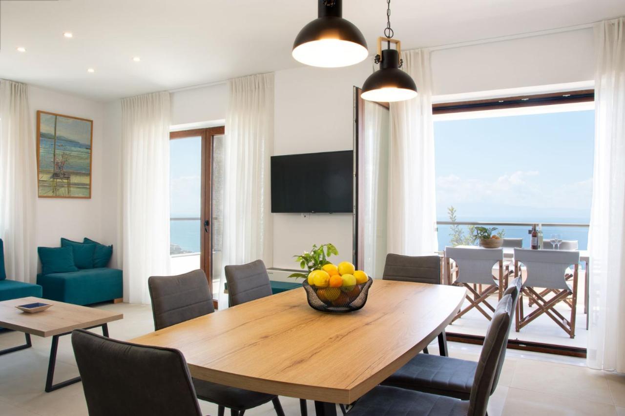 Villa Dafni - Infinite Sea Vistas With Private Pool Kalamáta Kültér fotó