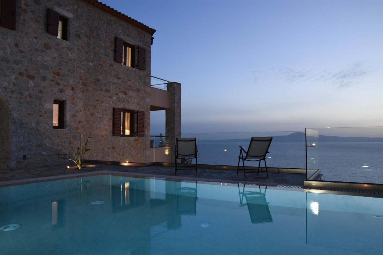 Villa Dafni - Infinite Sea Vistas With Private Pool Kalamáta Kültér fotó