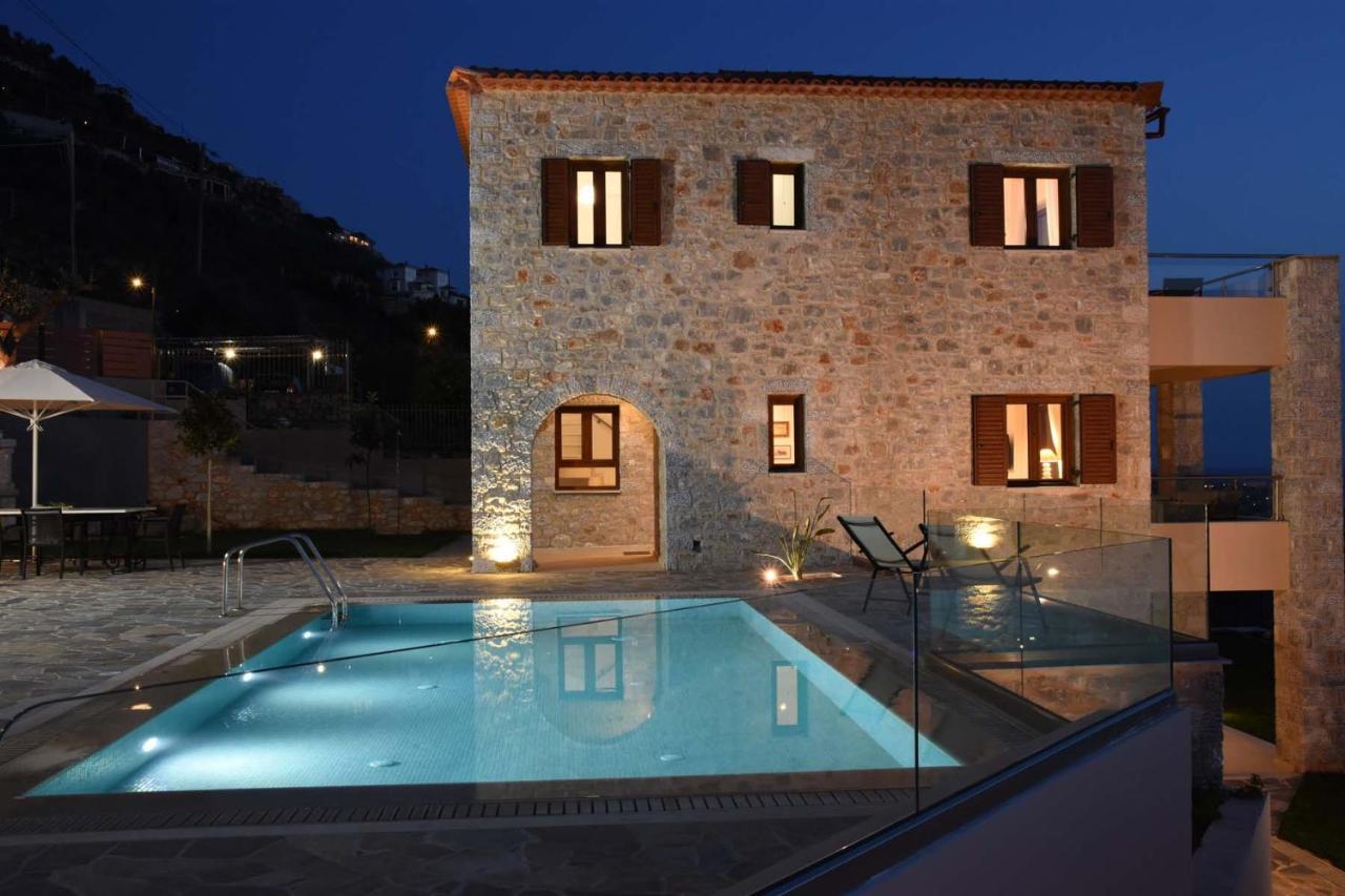 Villa Dafni - Infinite Sea Vistas With Private Pool Kalamáta Kültér fotó