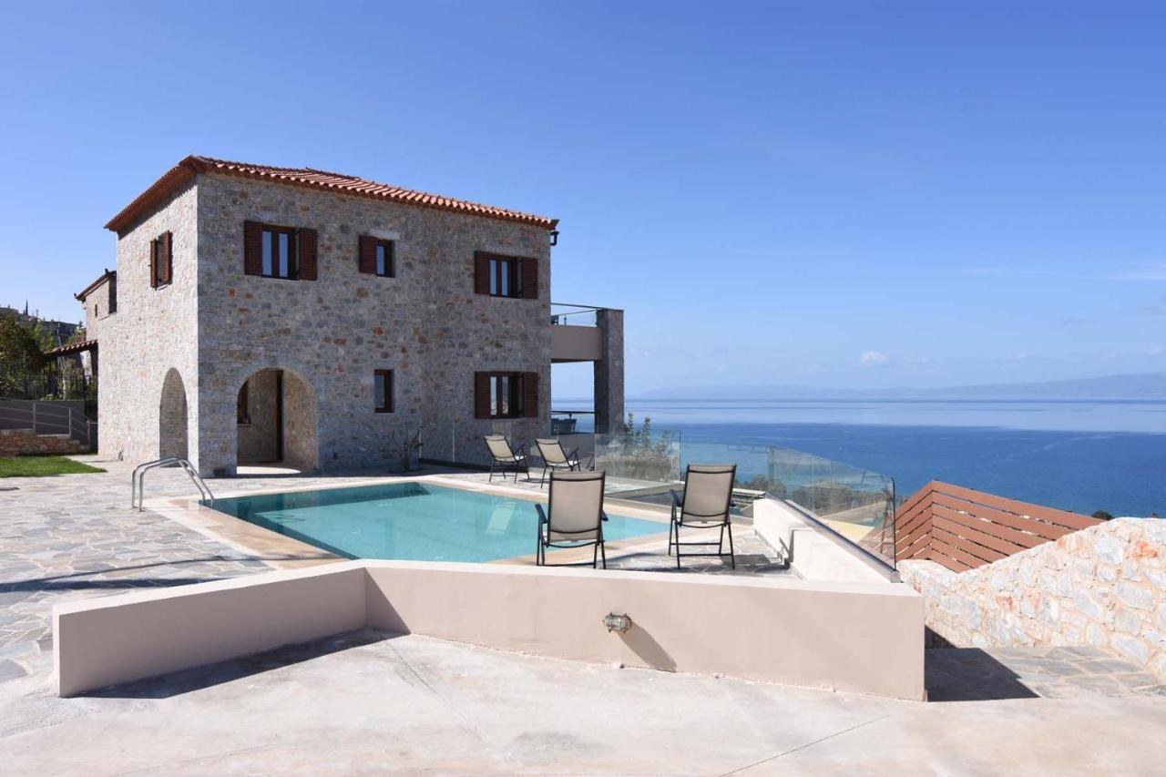 Villa Dafni - Infinite Sea Vistas With Private Pool Kalamáta Kültér fotó