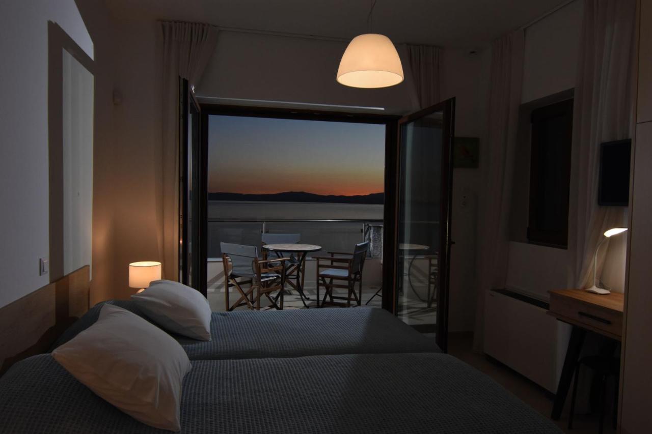 Villa Dafni - Infinite Sea Vistas With Private Pool Kalamáta Kültér fotó