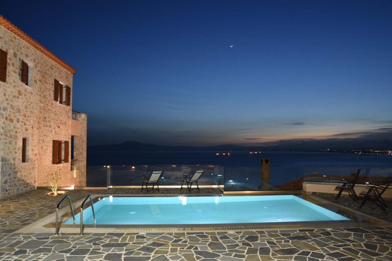Villa Dafni - Infinite Sea Vistas With Private Pool Kalamáta Kültér fotó