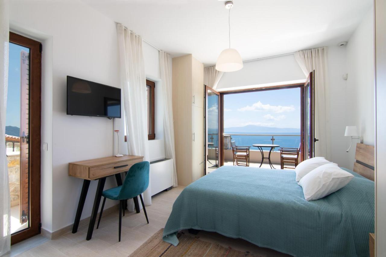 Villa Dafni - Infinite Sea Vistas With Private Pool Kalamáta Kültér fotó